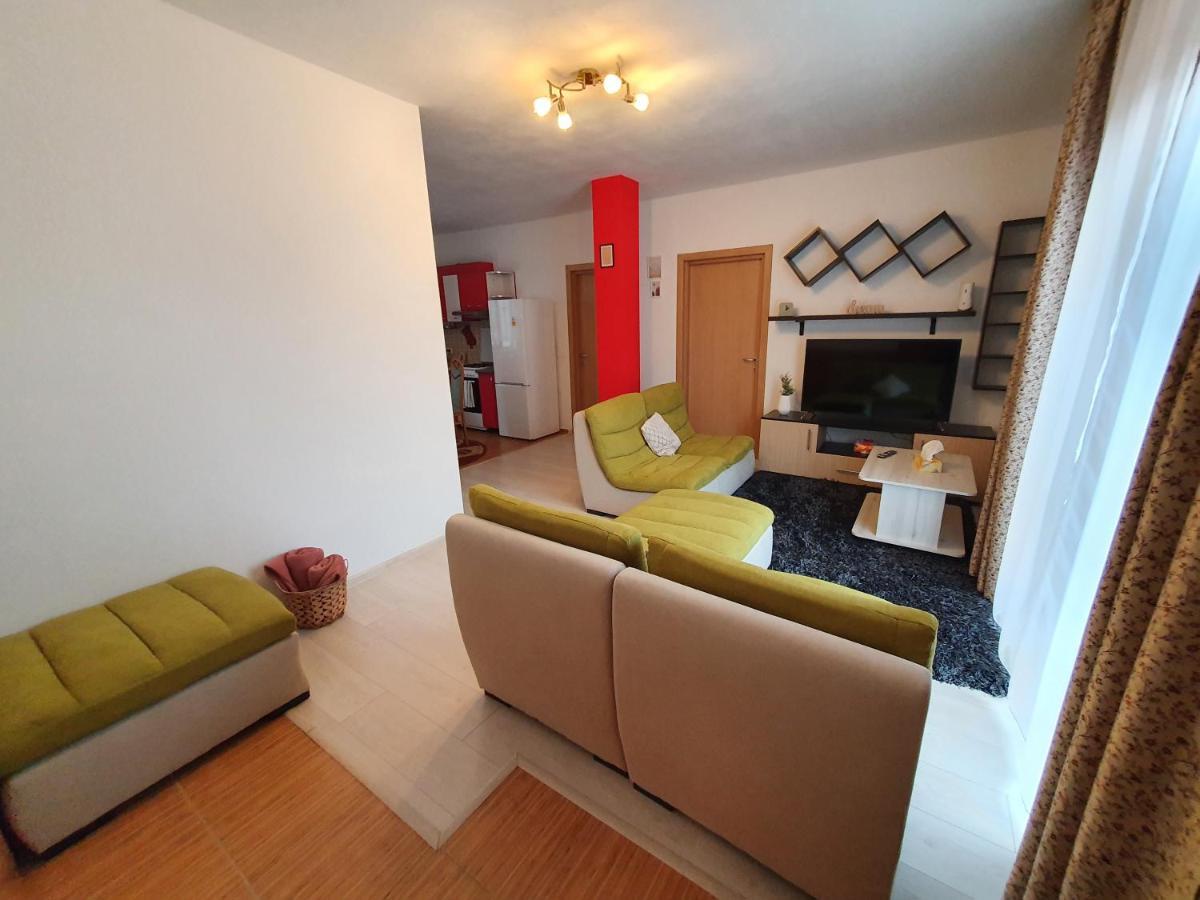Appartement Apartament la casă în curte comună à Codlea Extérieur photo