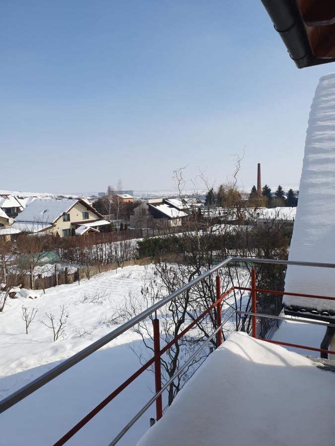 Appartement Apartament la casă în curte comună à Codlea Extérieur photo